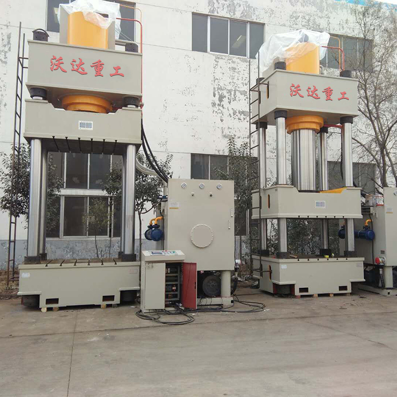 1250噸三梁(liáng)四(sì)柱液壓機(jī)